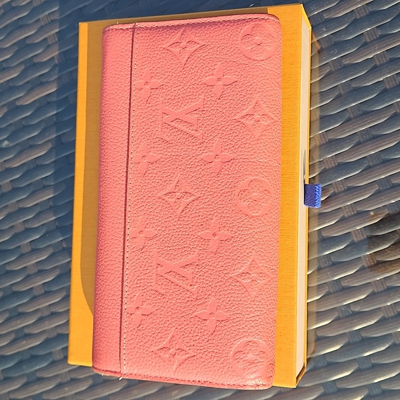 Louis Vuitton Pink Empreinte Long Wallet Gold LV Logo w/Box + Dustbag - Picture 2 of 15